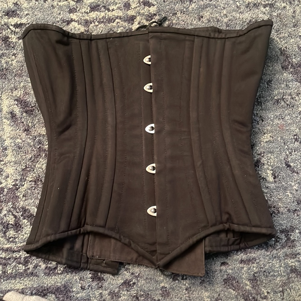 Corset - Picture 2 of 2